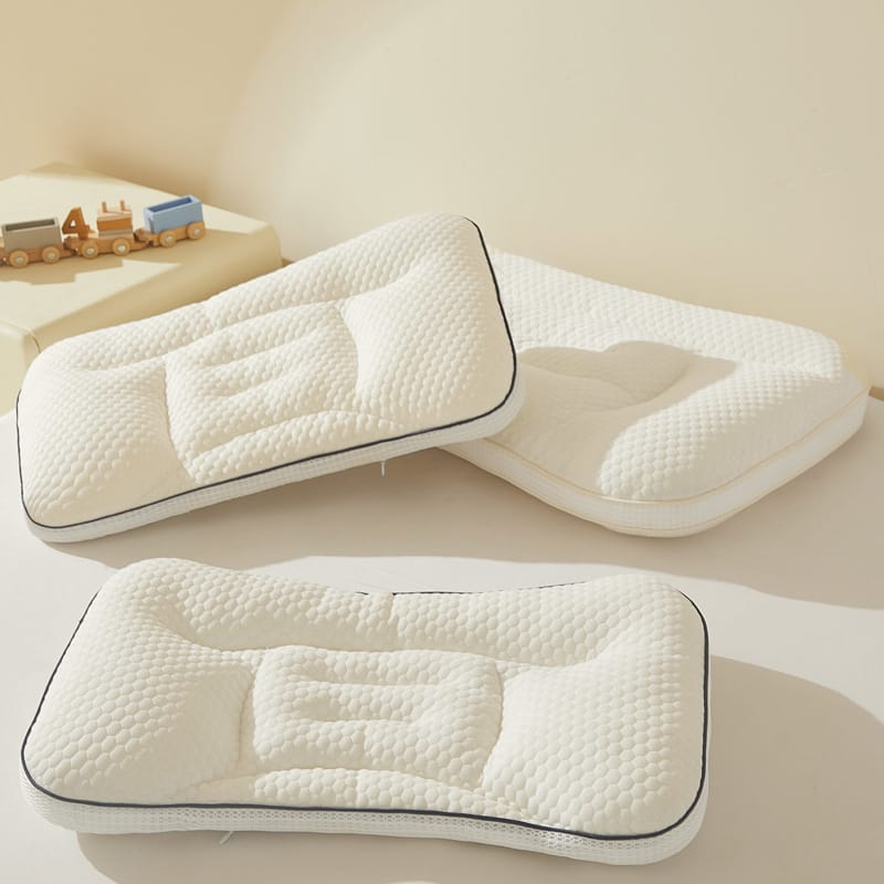 Enfant confortablement installé avec l'oreiller ergonomique Dodo Doux